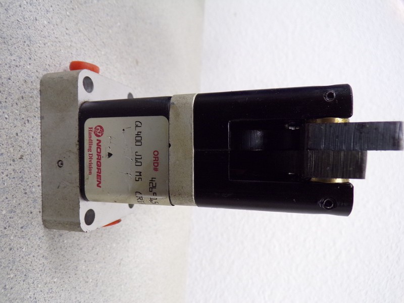 Norgren GL400 J10 M5 LH Pneumatic Gripper *FREE SHIPPING*
