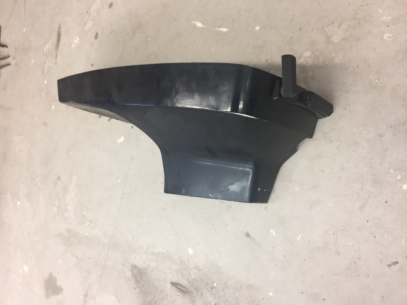 Evinrude 120 140 starboard side lower engine cover 0432782 1992 model FRESHWATER