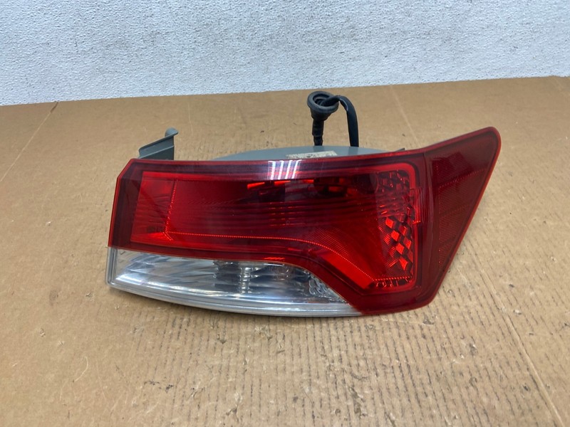 2010 to 2013 Kia Forte Koup Right Passenger RH Tail Light OEM AE1191 LK