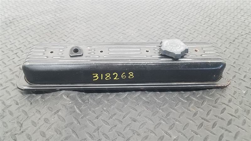 88-00 Chevrolet 2500 Pickup 5.0L & 5.7L V8 Engine Valve Cover OEM 12555270
