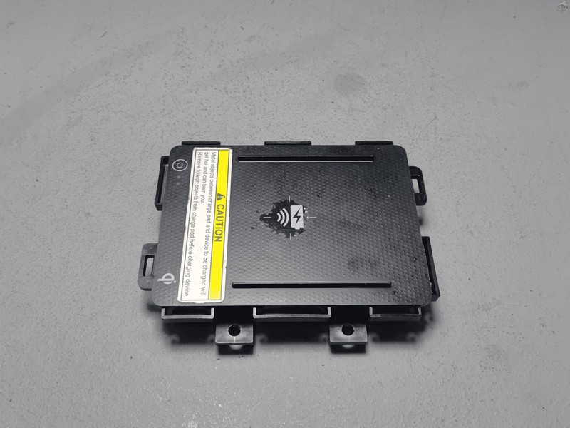 2018-2020 HONDA ACCORD TOURING DASH WIRELESS CHARGER MODULE OEM
