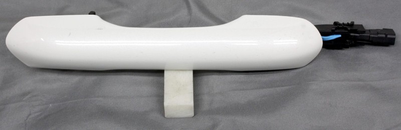 OEM Ford Explorer XLT Right Passenger Side Exterior Door Handle Scratches