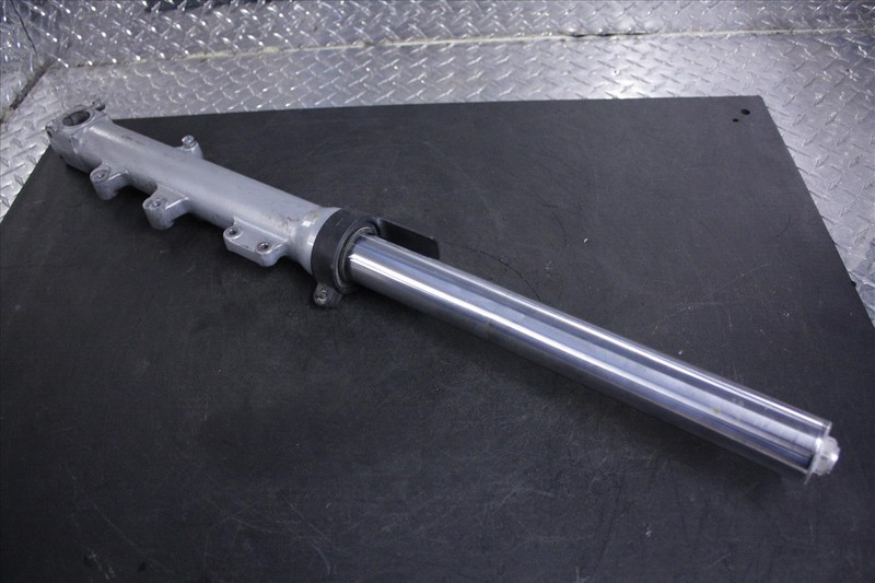 2000 TRIUMPH SPRINT RS 955 FRONT LEFT SUSPENSION FORK TUBE OEM RS955 00