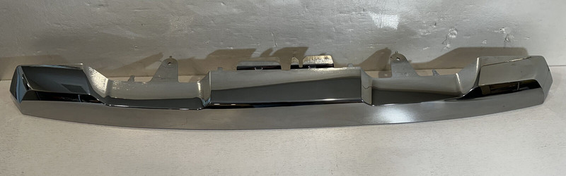 2021-2023 GMC SIERRA 2500 3500 UPPER GRILLE TRIM MOLDING OEM PART# 80685974