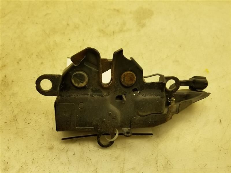 01-04 TOYOTA SEQUOIA HOOD LATCH
