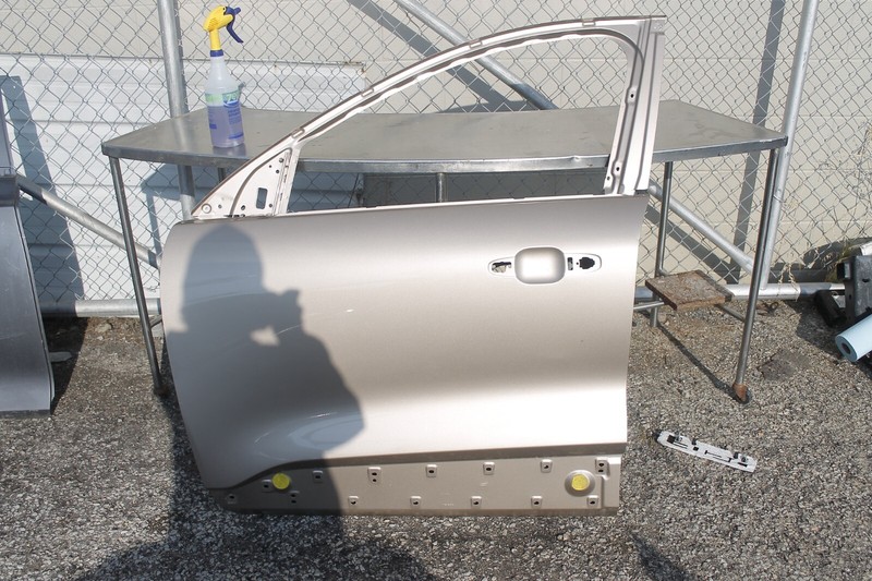 2020-2024 FORD ESCAPE FRONT LEFT DRIVER SIDE DOOR SHELL NICE OEM