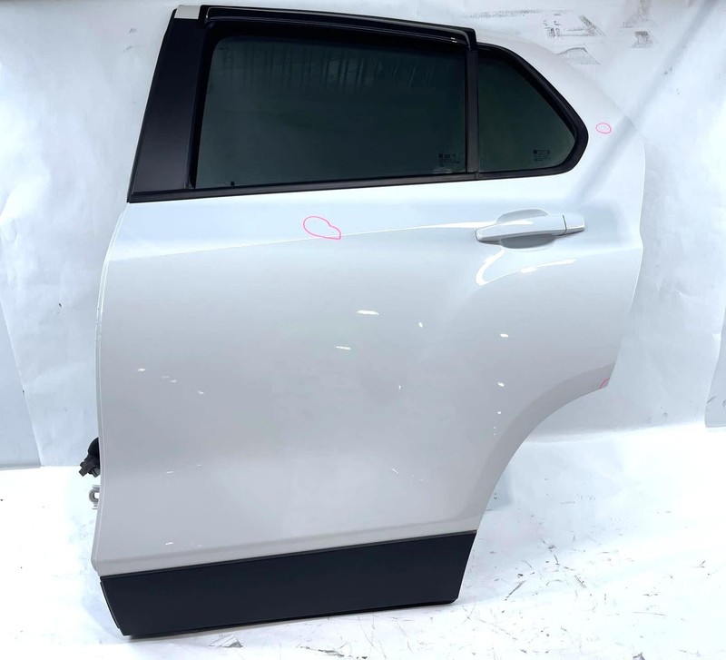 2013-2022 Chevy Trax LS LH Passenger Rear Door Assembly Panel & Glass Scratch
