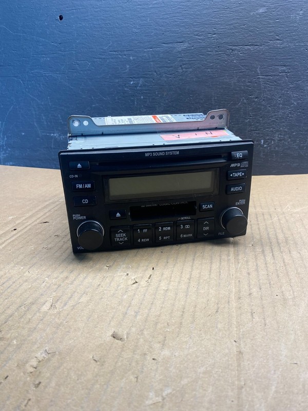 2006 - 2008 Kia Sedona Entourage Radio Stereo Receiver AM FM CD Player AD1691 DG