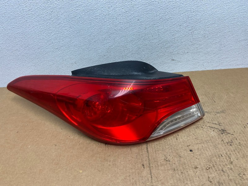 2011 2012 2013 Hyundai Elantra Sedan Left Driver Side Tail Light OEM AC3594 LK