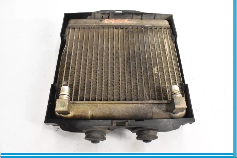 09-19 BMW F06 650i 550i 750i Front Right Side Engine Oil Cooler Radiator OEM