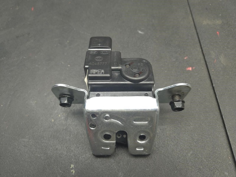 Trunk Liftgate Lock Latch 2022 Hyundai Tucson 81800-N9000 2021 2023 2024 2025