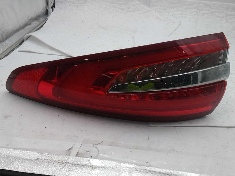 2018 Ford Fusion Right Tail Light Assembly White OEM Used 636415 105K Miles