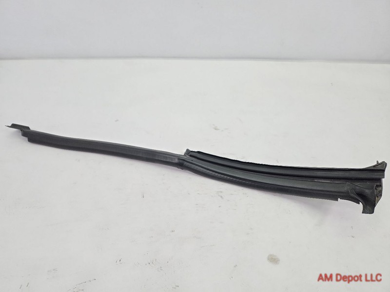2008 Mini Cooper S Clubman R55 Rear Right Split Door Seal Left 51767167241