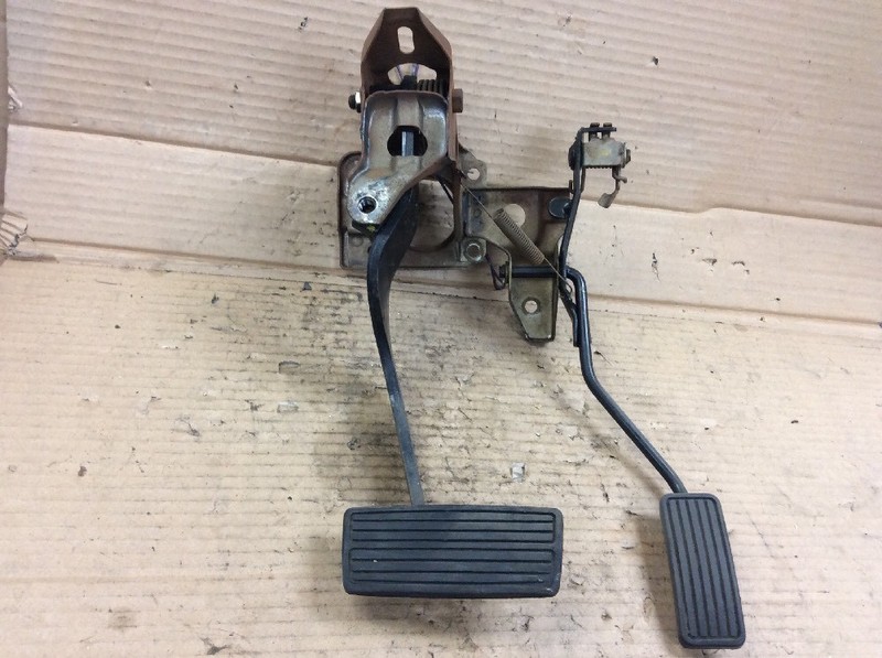 89 90 91 CRX Civic DX AT Brake Accelerator Pedal Bracket Assembly Used OEM
