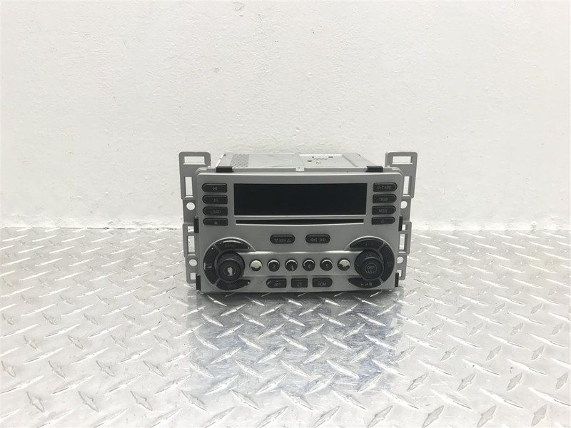 2005 CHEVROLET EQUINOX AM FM CD RADIO OEM 15248614