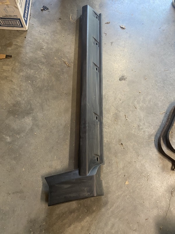 2014 Jeep Patriot Sport 2.4 4x4 Left Front Side Skirt OEM