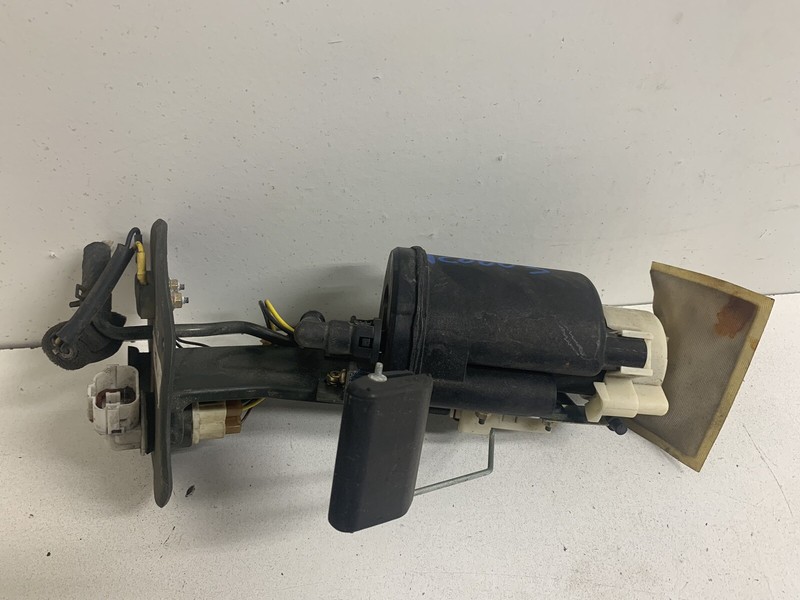 2003-2006 Kia Optima 2.4L Fuel Pump w Sending Unit & Bracket Oem