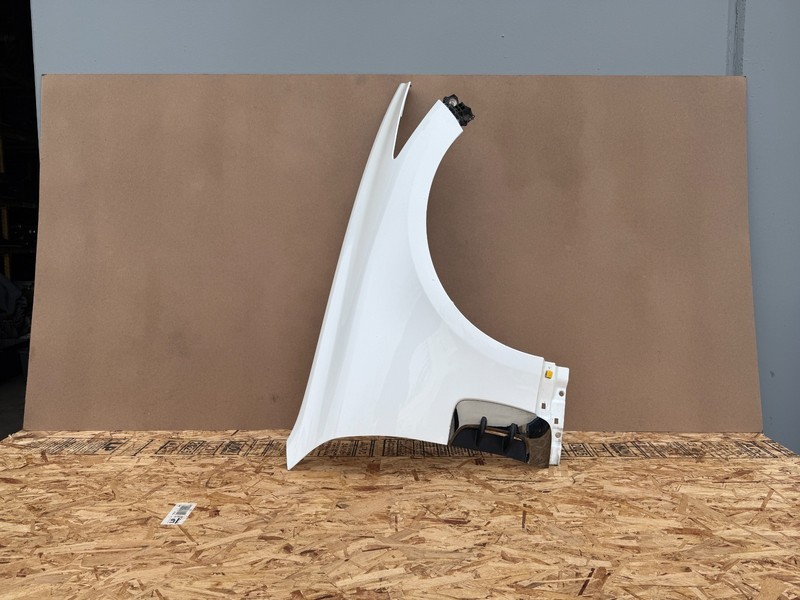 KIA STINGER 2018-2023 OEM RIGHT PASSENGER FENDER ASSEMBLY (WHITE)
