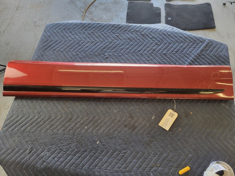 Used Oem Audi Left Driver Front Door Lower Molding for 2020-2025 SQ8