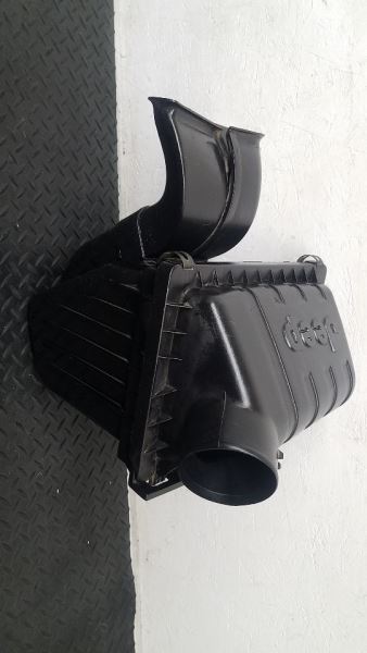 02-03 Jeep Liberty 3.7L Air Cleaner Box OEM 53013108AA