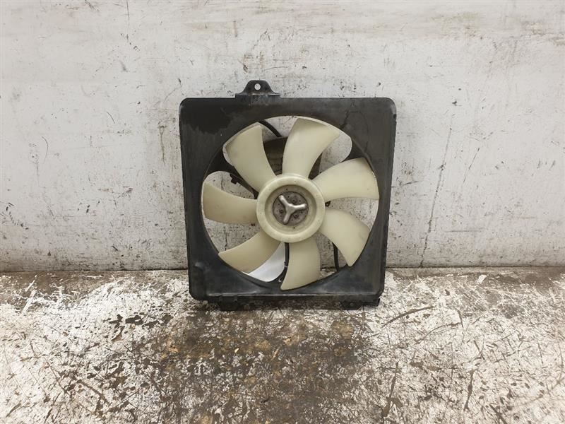 Passenger Right Radiator Fan Motor Fan Assembly Fits 01-05 RAV4 16361-28070