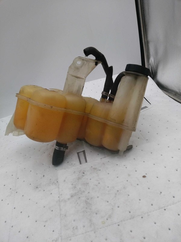 Used Engine Coolant Reservoir fits: 2014 Ram Dodge 2500 pickup 6.7 Grade B