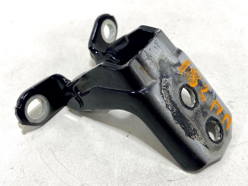 14-24 INFINITI Q50 FRONT RIGHT RH PASS SIDE DOOR LOWER HINGE OEM
