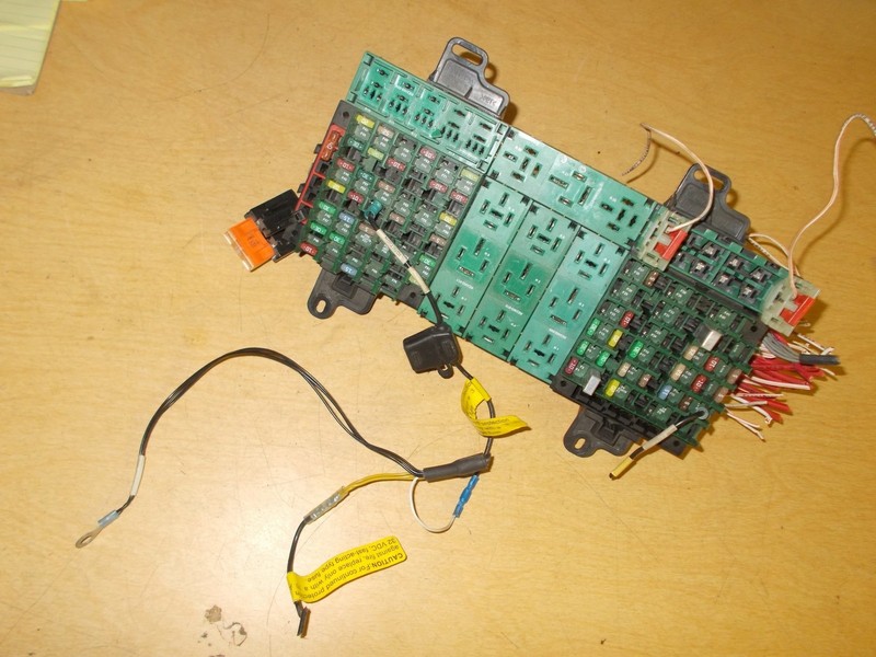 Commercial Truck Fuse Block E2465-012 *FREE SHIPPING*