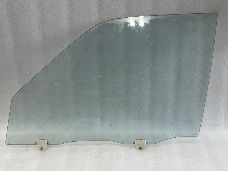 1984 1985 1986 1987 HONDA CIVIC SEDAN LEFT DRIVER SIDE FRONT DOOR GLASS WINDOW