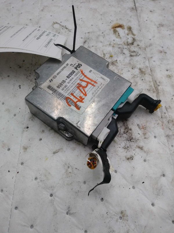 Used Air Bag Module fits: 2017 Kia Soul Air Bag center console gasoline model Gr