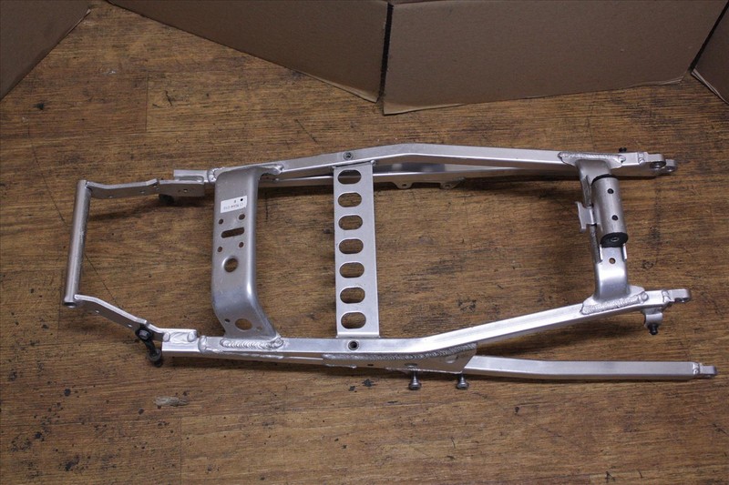 2000 YAMAHA YZF R 6 REAR TAIL SUBFRAME SUB FRAME SEAT RAIL OEM R6 * 00