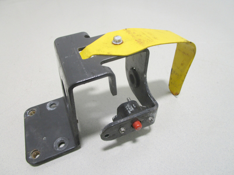 3858233 3858255 Fuel Pump Bracket for OMC Cobra & Volvo SX Stern Drive