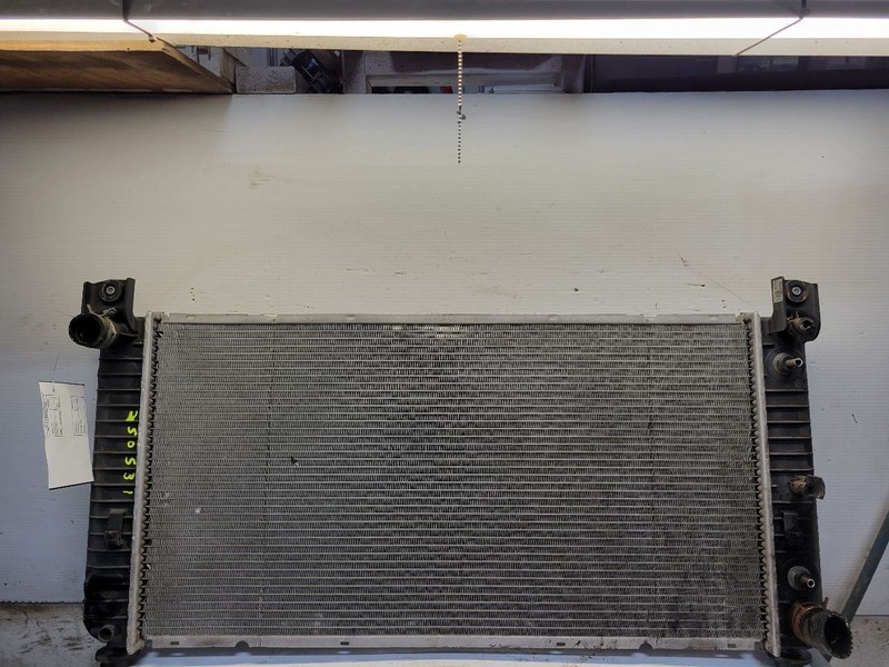 Radiator Fits 01-02 05-13 SIERRA 1500 PICKUP 1713003