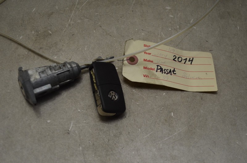 2014 VOLKSWAGEN PASSAT 2.0L DIESEL IGNITION LOCK CYLINDER W KEY OEM