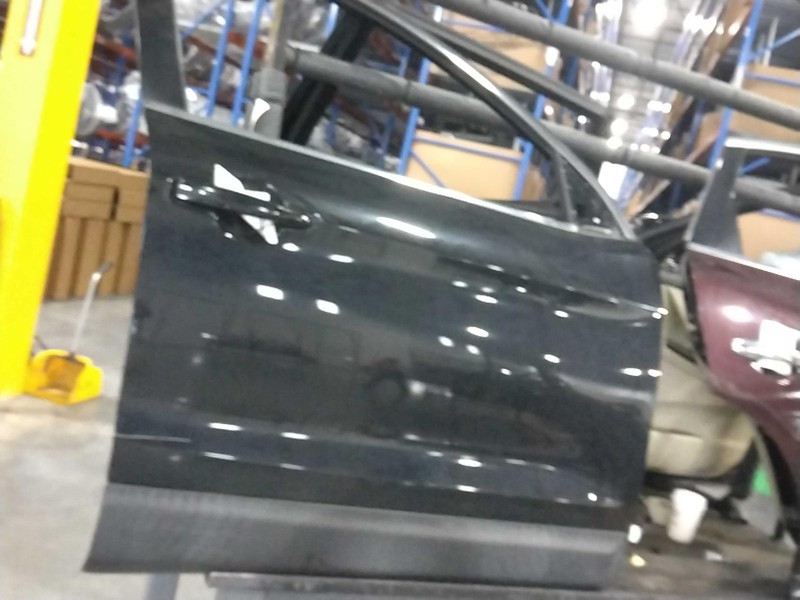2018 Nissan Rogue Sport Right Door Black Used with Deep Scratch 628091