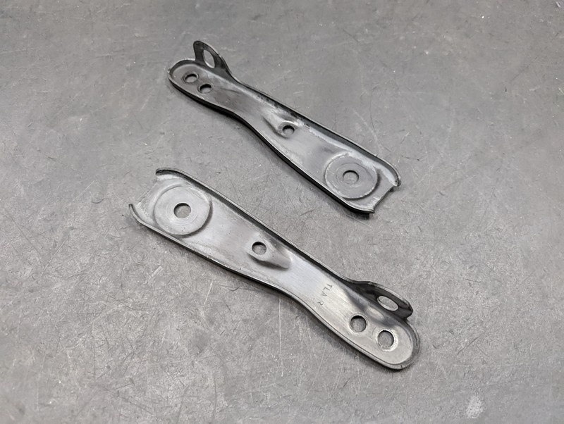 2PC Rear Crossmember Rear Right & Left Bracket 2018 Honda CR-V 2017 2019 2020