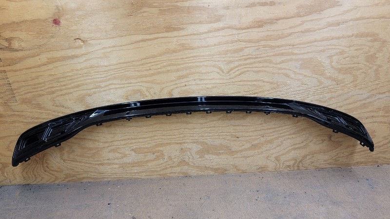 2022 2023 Volkswagen Tiguan SE R-LINE Rear Bumper Trim Cover 5NN807887 OEM