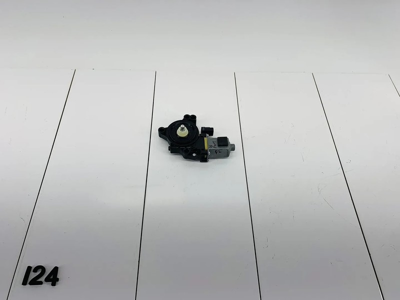 14-18 KIA FORTE FRONT LEFT DRIVER SIDE DOOR WINDOW REGULATOR MOTOR OEM