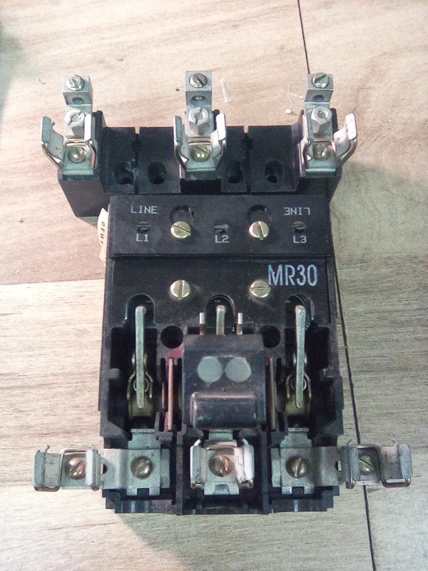 General Electric QMR Switch 3 Pole With Fuse holder