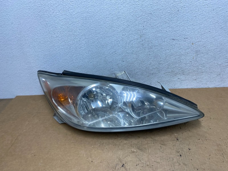 2002 to 2004 Toyota Camry Halogen Headlight Right Passenger Rh OEM AD5243 DW