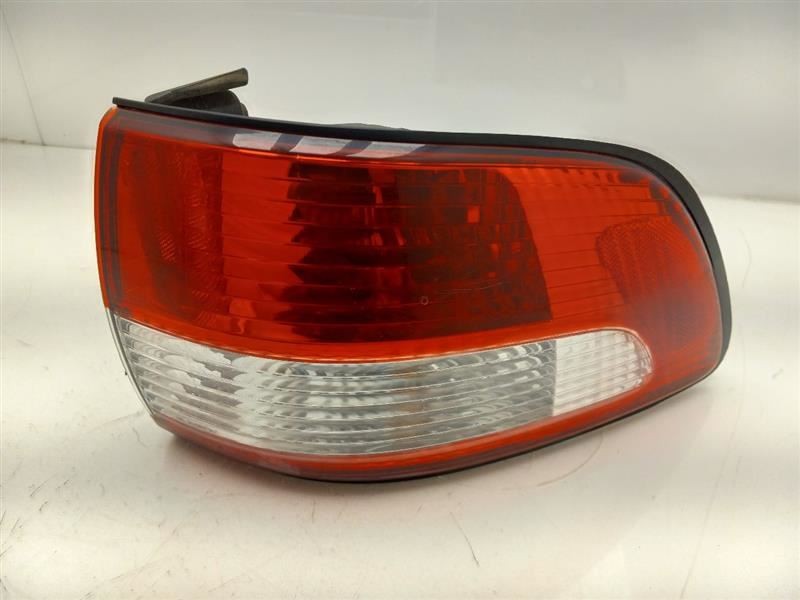 01-03 TOYOTA SIENNA CE PASSENGER SIDE REAR TAIL LIGHT ASSEMBLY