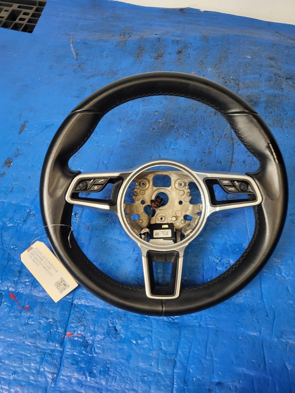 Used Oem Alfa Romeo Steering Wheel for 2015-2018 Giulia 2.0L RWD