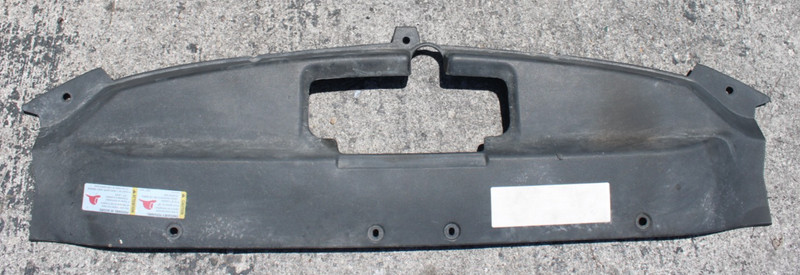 CADILLAC ESCALADE ESV6.2L 07-14 OEM UPPER RADIATOR AIR BAFFLE PLASTIC COVER TRIM