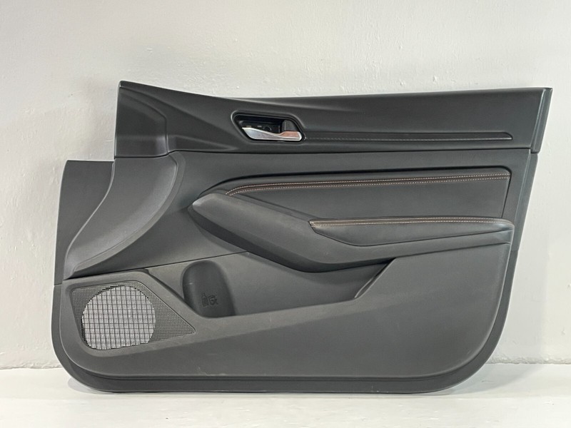 19-20 NISSAN ALTIMA SR FRONT RIGHT PASSENGER SIDE INSIDE DOOR TRIM PANEL # 94724
