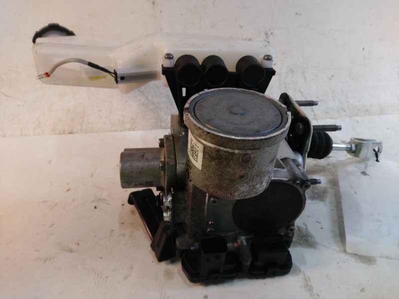 2023 KIA Sportage ABS Hydraulic Assembly OEM 58910P1010 - 46K Miles