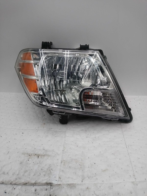 2010 Nissan Frontier Right Headlight Assembly Silver OEM Used 187K Miles