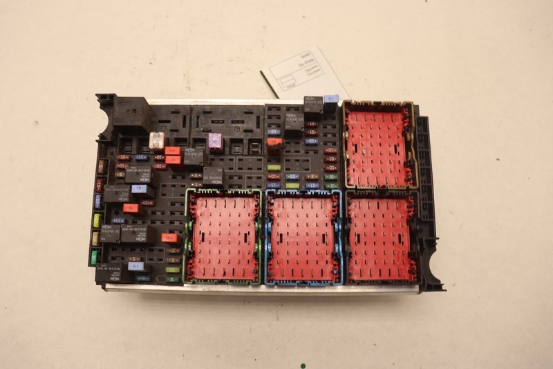 2018-2023 PETERBILT 579 PACCAR CABIN FUSE BOX JUNCTION BLOCK S53-1370-111 OEM