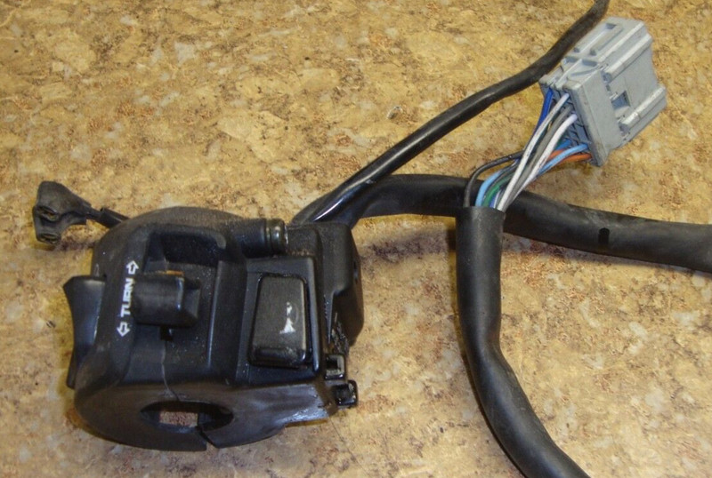 2002 Honda CBR600F4 CBR 600 F4 CBR600 LeftSwitches Controls Horn Turn Light M6