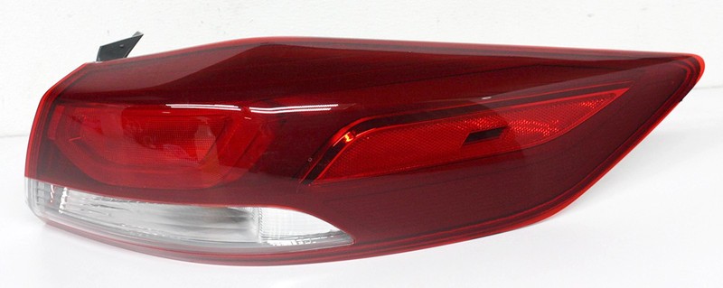 OEM Right Passenger Side Halogen Tail Lamp For Hyundai Elantra Sedan 92402-F3000