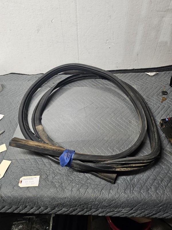 Crew Cab Right Front Door Weatherstrip Seal 99-16 Ford F250 F350